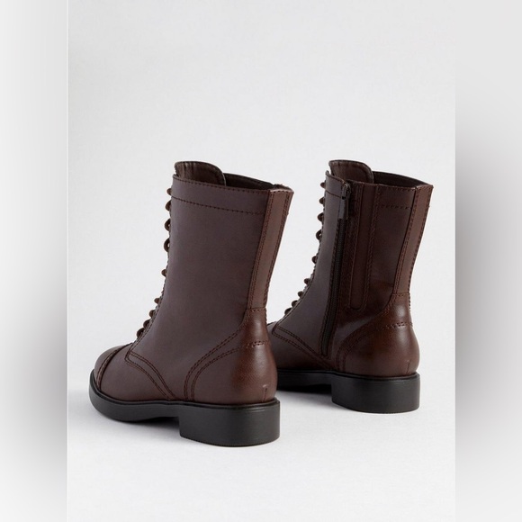 Torrid lace up flat combat dark brown boots 🍂 - Picture 3 of 10